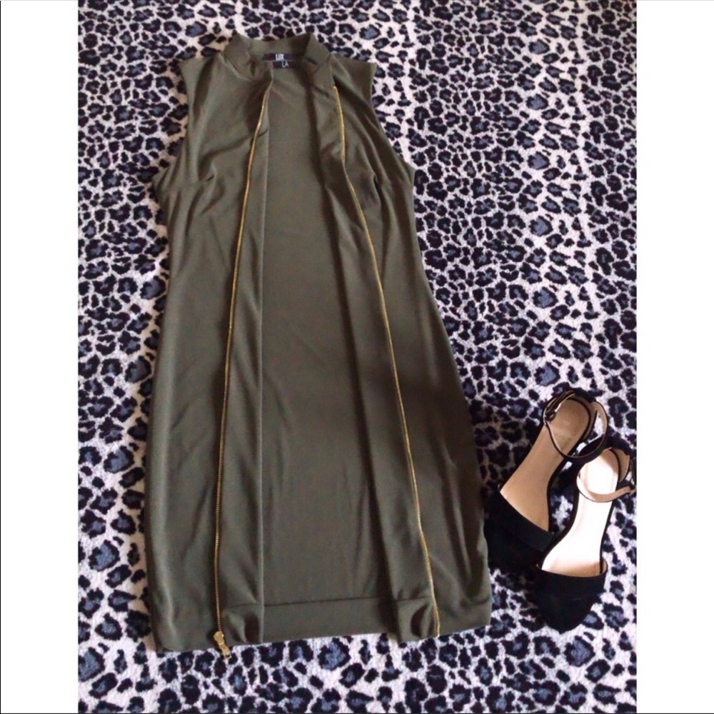 🛍🤩🌻CLASSY OLIVE ZIP-FRONT DRESS🌻🤩🛍 - Picture 3 of 5